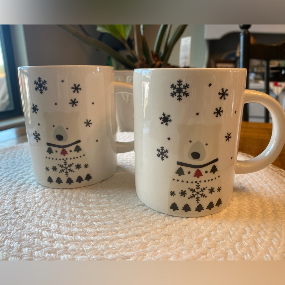 Crate & Barrel FOREST FRIENDS - POLAR BEAR 12oz Mug 2022 Joan Anderson 687-355